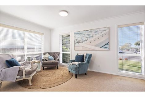 Photo of property in 19 Lombard Place, Avonhead, Christchurch, 8042