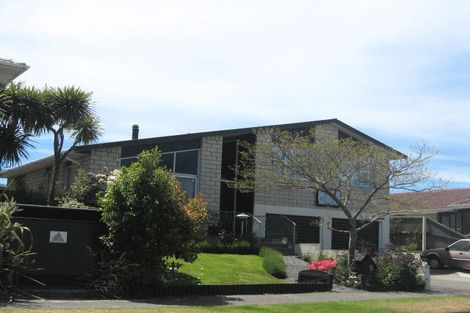 Photo of property in 5 De Bloge Place, Burwood, Christchurch, 8061