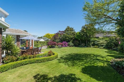 Photo of property in 39 Crofton Road, Harewood, Christchurch, 8051