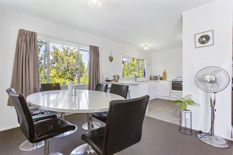 Photo of property in 28 Forest Hill Road, Henderson, Auckland, 0612