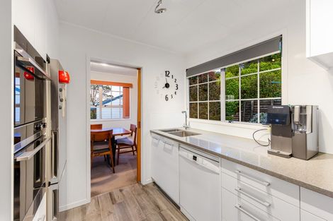 Photo of property in 39 Squirrel Lane, Browns Bay, Auckland, 0630