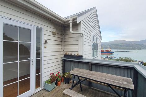 Photo of property in 2 Hawkhurst Road, Lyttelton, 8082