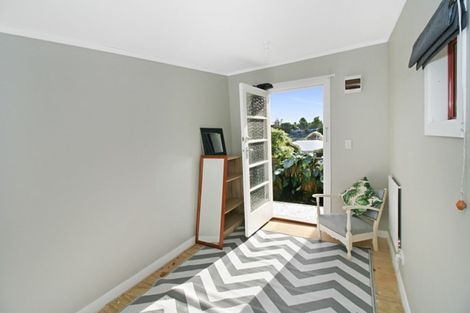 Photo of property in 1a Ward Place, Marfell, New Plymouth, 4310