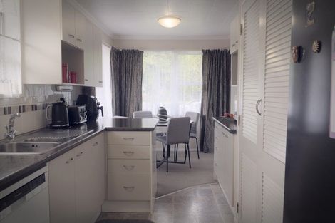 Photo of property in 27 Meadowbrook Drive, Cloverlea, Palmerston North, 4412