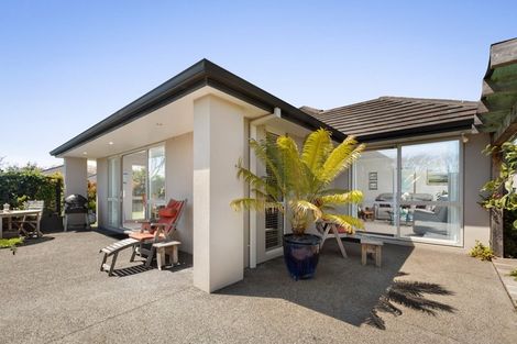 Photo of property in 2 Tranquil Grove, Omokoroa, 3114