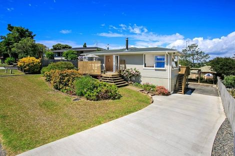 Photo of property in 25 Juniper Road, Sunnynook, Auckland, 0620