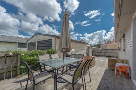 Photo of property in 9 Dowding Street, Melville, Hamilton, 3206