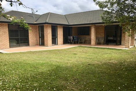 Photo of property in 102 Armoy Drive, East Tamaki, Auckland, 2016