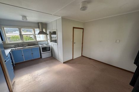 Photo of property in 7 Wainhouse Street, Stokes Valley, Lower Hutt, 5019