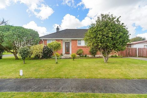 Photo of property in 60 Exeter Crescent, Takaro, Palmerston North, 4412