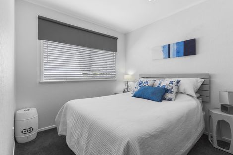 Photo of property in 61 Robbies Road, Shelly Park, Auckland, 2014