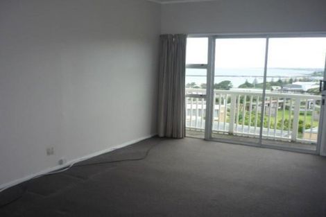 Photo of property in 16 Findlay Street, Moturoa, New Plymouth, 4310