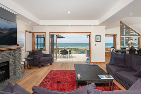 Photo of property in 85 Marine Parade, Mount Maunganui, 3116