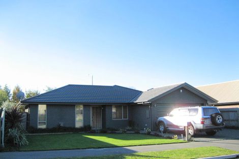 Photo of property in 76 Sarabande Avenue, Redwood, Christchurch, 8051