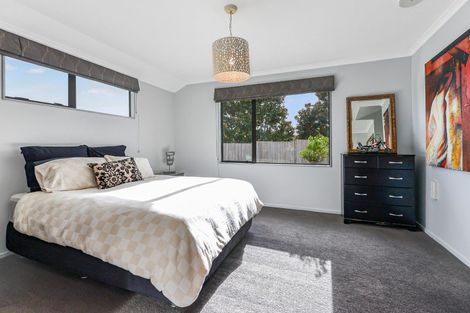 Photo of property in 16 Palm Grove Drive, Western Heights, Hamilton, 3200