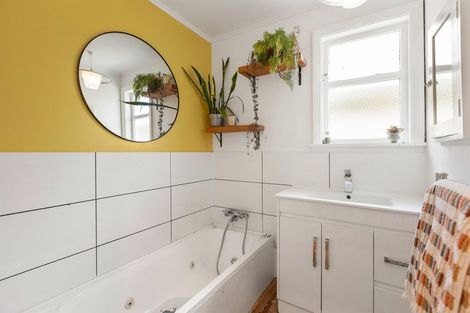 Photo of property in 98 Ironside Road, Johnsonville, Wellington, 6037