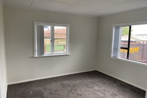 Photo of property in 92 Palmers Road, Clendon Park, Auckland, 2103