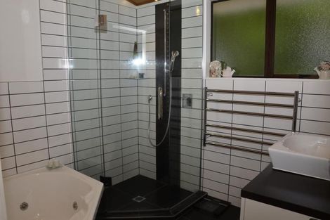 Photo of property in 6 Antilla Place, Half Moon Bay, Auckland, 2012