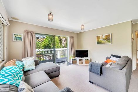 Photo of property in 44a Riserra Drive, Ranui, Auckland, 0612