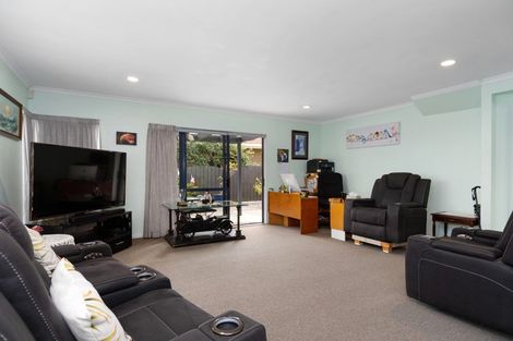 Photo of property in 25 Village Park Drive, Welcome Bay, Tauranga, 3112