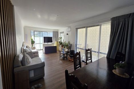 Photo of property in 15c Cessna Crescent, Mangere, Auckland, 2022
