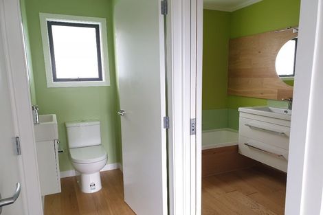 Photo of property in 20 Parkinson Close, Whitby, Porirua, 5024