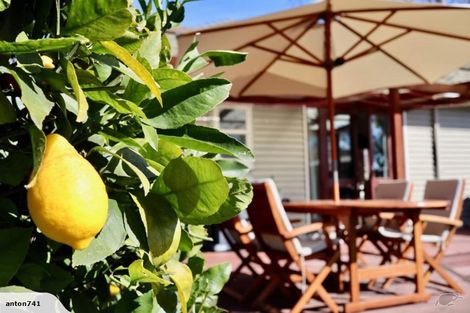 Photo of property in 255 Centaurus Road, Saint Martins, Christchurch, 8022