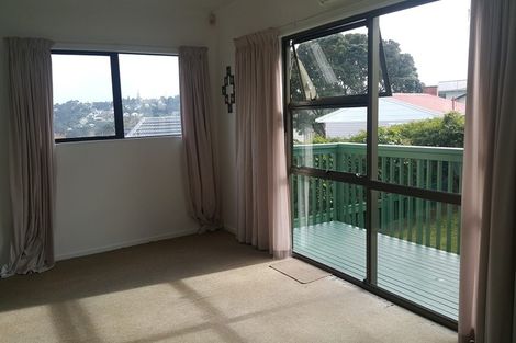 Photo of property in 4/448 Glenfield Road, Glenfield, Auckland, 0629