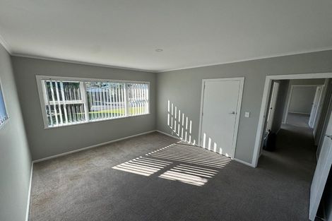 Photo of property in 24 Stokes Avenue, Te Atatu Peninsula, Auckland, 0610