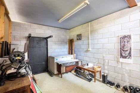 Photo of property in 369 Mangorei Road, Merrilands, New Plymouth, 4312