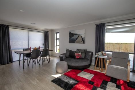 Photo of property in 12 Costello Drive, Ngatea, 3503