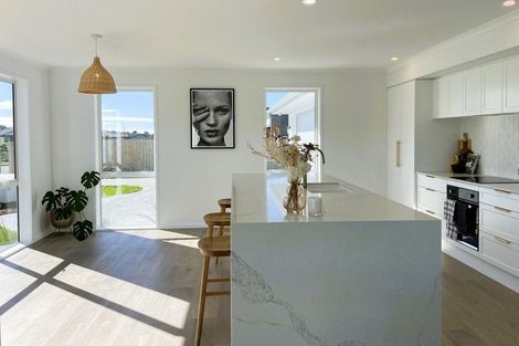 Photo of property in 35 Weka Street, Mangawhai, 0505