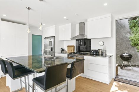 Photo of property in 6 Owhiro Bay Parade, Island Bay, Wellington, 6023