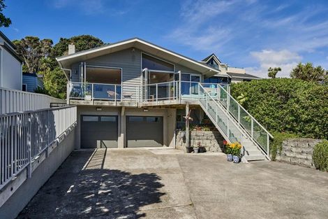Photo of property in 25 Sunset Parade, Plimmerton, Porirua, 5026