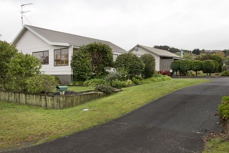 Photo of property in 3a Dorothy Drive, Acacia Bay, Taupo, 3330