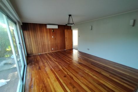 Photo of property in 22 Raymond Terrace, Northcote, Auckland, 0627