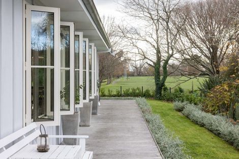 Photo of property in 32 Te Aute Road, Havelock North, 4130