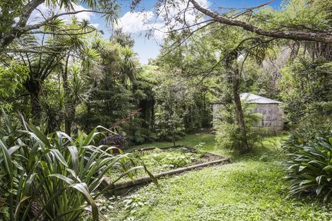 Photo of property in 39 Turanga Road, Henderson Valley, Auckland, 0612