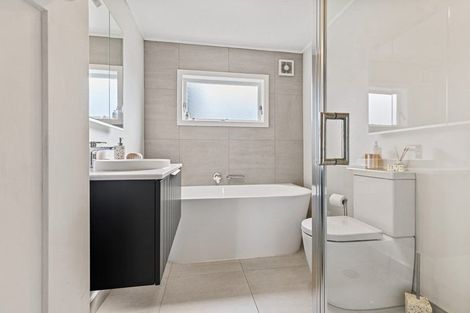 Photo of property in 245 Metcalfe Road, Ranui, Auckland, 0612