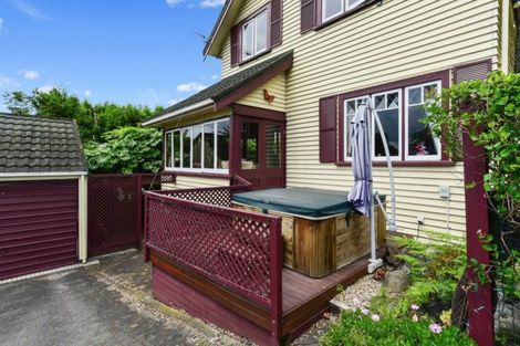 Photo of property in 69 Forest Lake Road, Forest Lake, Hamilton, 3200