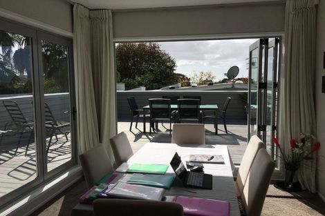Photo of property in 28 Oakwood Grove, Eastern Beach, Auckland, 2012