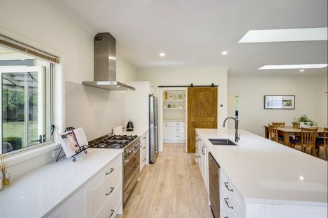 Photo of property in 82 Kent Terrace, Taradale, Napier, 4112