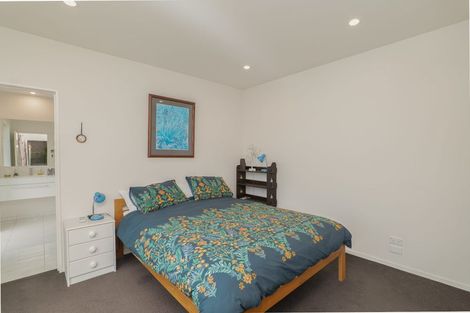 Photo of property in 29 Moncks Spur Road, Redcliffs, Christchurch, 8081