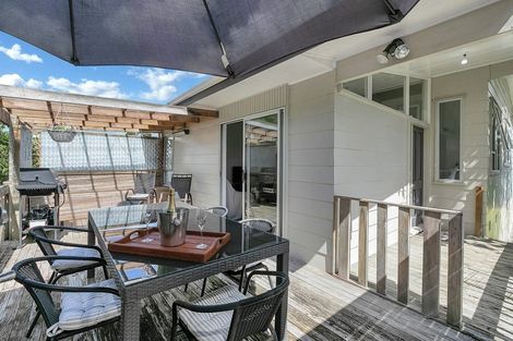 Photo of property in 10 Regency Place, Sunnynook, Auckland, 0632