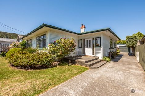 Photo of property in 9 Fairfield Avenue, Fairfield, Lower Hutt, 5011
