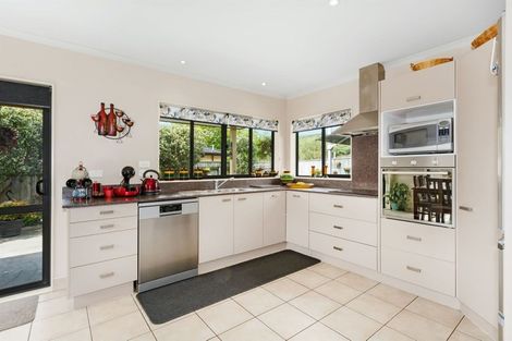 Photo of property in 17 Sams Way, Raumati South, Paraparaumu, 5032