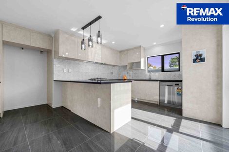 Photo of property in 21 Blanes Road, Weymouth, Auckland, 2103