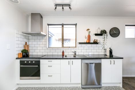 Photo of property in 504 Devon Street East, Strandon, New Plymouth, 4312