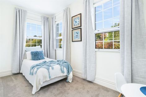 Photo of property in 37 Overdale Drive, Cashmere, Christchurch, 8022