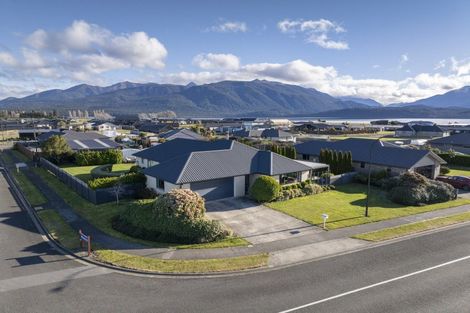 Photo of property in 21 South Arm Drive, Te Anau, 9600